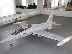 Радиоуправляемая модель копия самолета MB-339CD